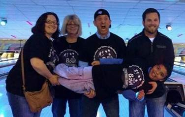The Sinnott Agency staff posing at the 2017 Bowl For Kids’ Sake event.
